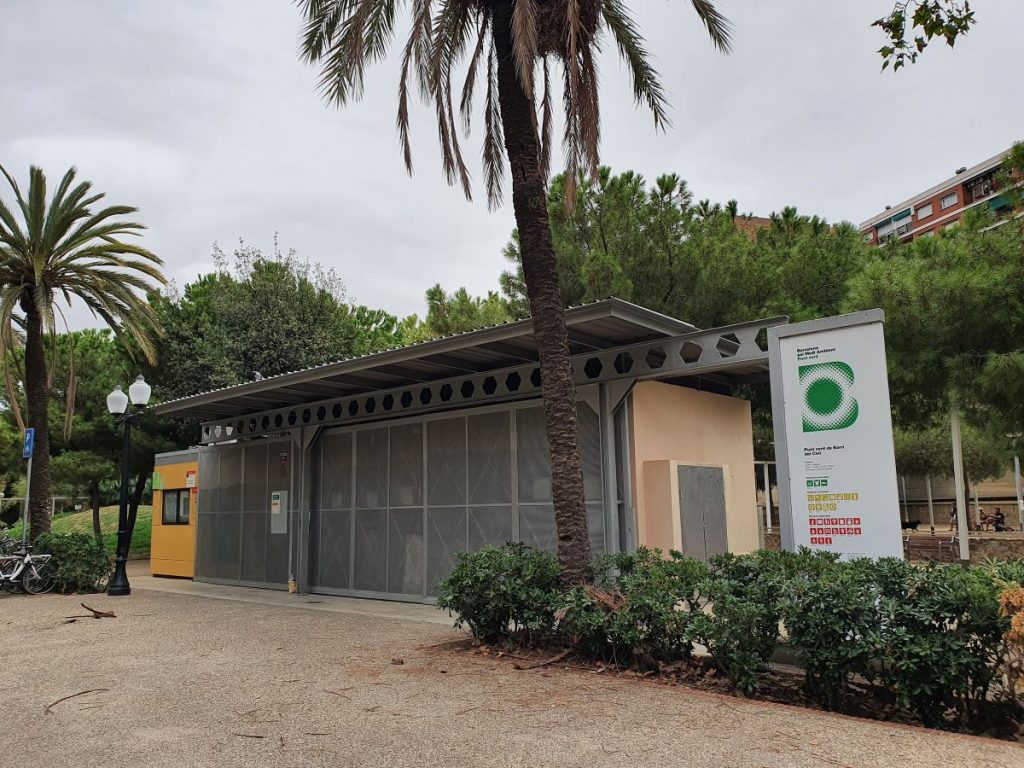 Point vert a Clot à Barcelone pour le recyclage